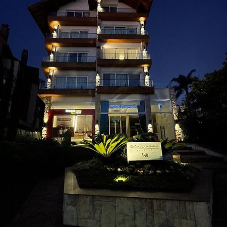Apartamento Espetacular, 2 Suites, A 30M Da Rua Coberta غرامادو المظهر الخارجي الصورة